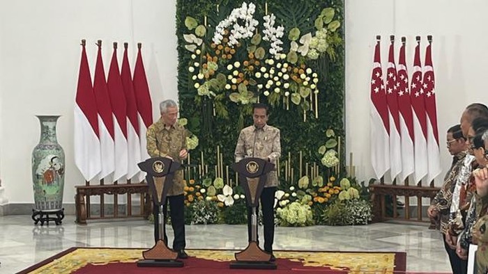 Bertemu PM Singapura Lee Hsien, Jokowi Bahas Perjanjian FIR-Investasi IKN