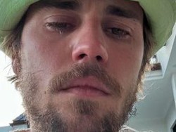 Justin Bieber Unggah Foto Nangis, Isu Cerai dengan Hailey Kembali Disorot