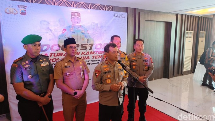 Kapolda Jateng, Irjen Ahmad Luthfi saat menghadiri Silaturahmi Kamtibmas dengan Forkompinda, Tokoh Masyarakat, Tokoh Agama dan Ormas se-Kabupaten Banyumas di Hotel Java Heritage Purwokerto, Senin (29/4/2024).