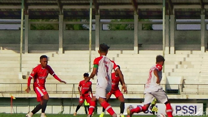 Laga Persika 1951 vs Cimahi Putra di Stadion Singaperbangsa Karawang