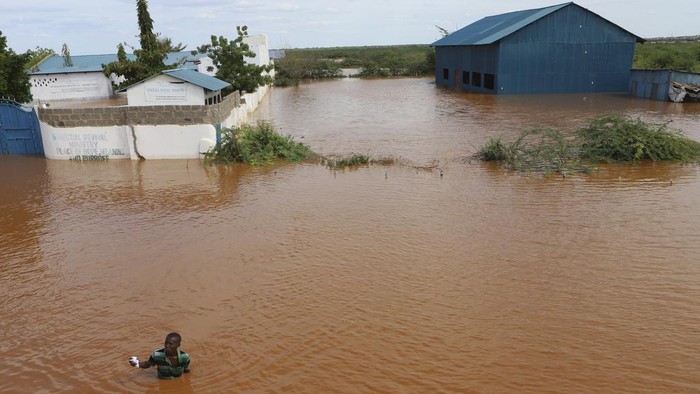 Melihat Proses Evakuasi Korban Banjir Di Kenya