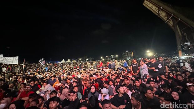 Nobar laga semifinal Piala Asia U-23 2024 di Tugu MNEK CPI Makasar.