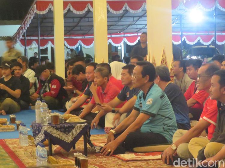Serunya Nobar Timnas Dihadiri Sultan HB X dalam Jepretan Kamera
