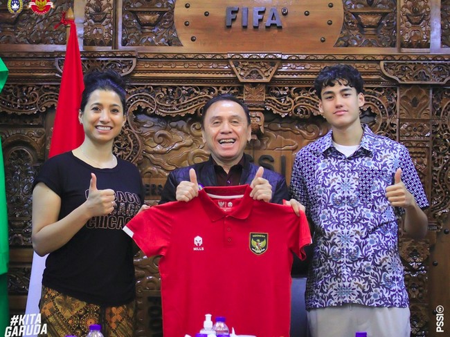 Dilaporkan bahwa Rafael memiliki keterkaitan denga Indonesia baik dari ayah maupun ibunya. Nenek Rafael dari pihak ayah adalah wanita kelahiran Semarang. Sedangkan ibunya memiliki darah Suriname dan Jawa. Foto: Instagram