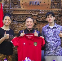 Dilaporkan bahwa Rafael memiliki keterkaitan denga Indonesia baik dari ayah maupun ibunya. Nenek Rafael dari pihak ayah adalah wanita kelahiran Semarang. Sedangkan ibunya memiliki darah Suriname dan Jawa. Foto: Instagram