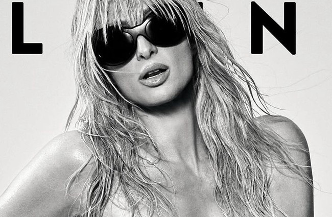 Sementara untuk sampul majalahnya, ada foto epic dan sensasional, di mana wanita 43 tahun itu tidak mengenakan busana. Paris hanya mengenakan kacamata hitam Versace dan gelang Saint Laurent. Foto: Dok. Flaunt Magazine