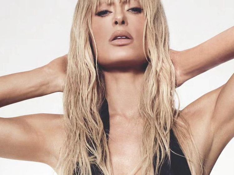 7 Foto Paris Hilton di Pemotretan Majalah, Pakai Lingerie hingga Tanpa Busana