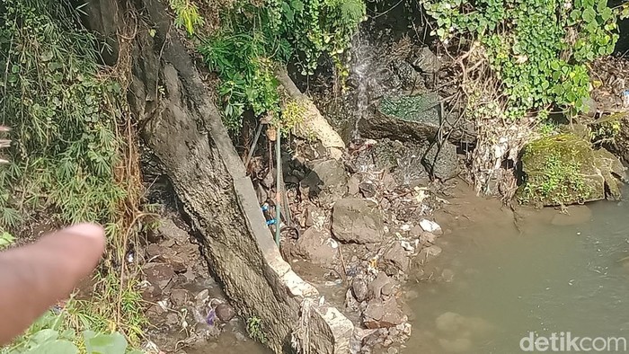 Lokasi jaringan pipa PDAM Toya Wening di Janti Klaten yang rusak.