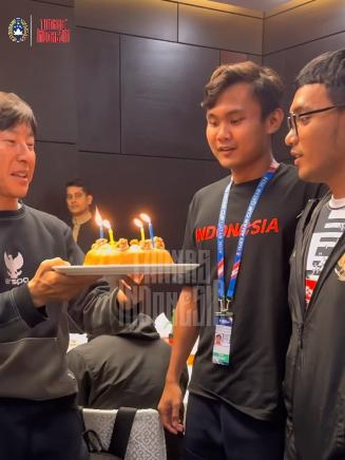 Perayaan ulang tahun Komang Teguh. (Instagram @timnas.indonesia)