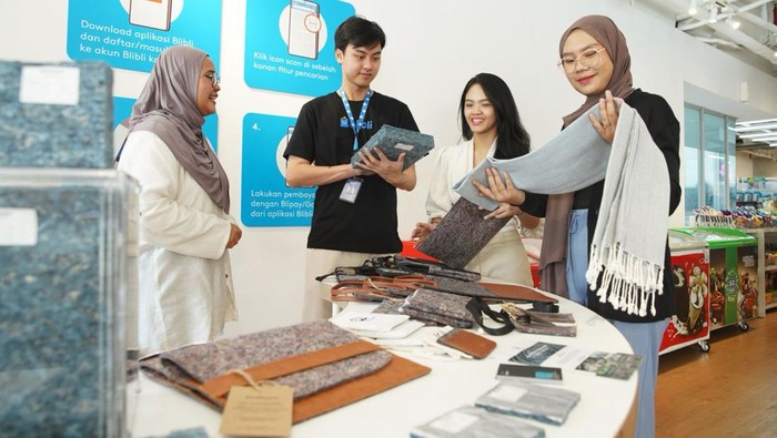 Peringati Hari Bumi dengan Bijak Kelola Limbah Plastik Memperingati Hari Bumi 2024, Blibli menggelar Blibli Tiket Action vs. Plastics yang bertujuan untuk mengurangi limbah fesyen serta penggunaan plastik dalam produk tekstil demi keberlanjutan bumi.