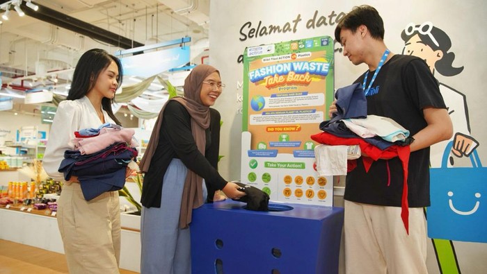 Peringati Hari Bumi dengan Bijak Kelola Limbah Plastik Memperingati Hari Bumi 2024, Blibli menggelar Blibli Tiket Action vs. Plastics yang bertujuan untuk mengurangi limbah fesyen serta penggunaan plastik dalam produk tekstil demi keberlanjutan bumi.