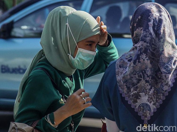 Potret Suhu Panas Jakarta yang Menyengat