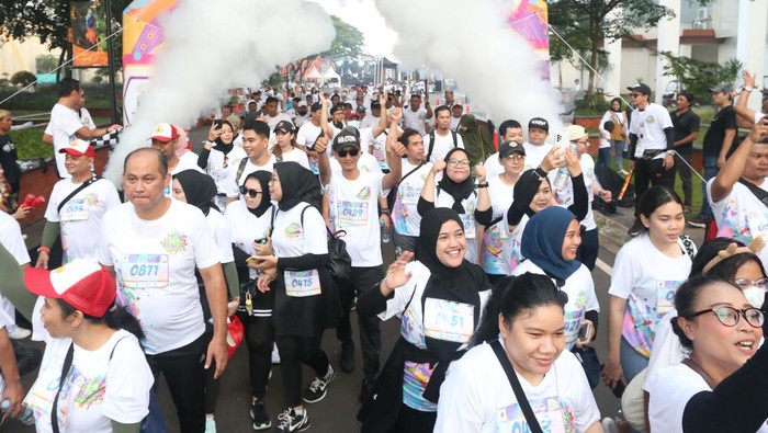 Color Run #Togetherun sukses digelar Sabtu (27/4/2024) lalu. Ratusan peserta diajak berlari sejauh 5 kilometer mengelilingi Taman Mini Indonesia Indah, Jakarta.