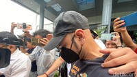 Ini adalah penangkapan kelima kalinya untuk bintang sinetron series Tukang Bubur Naik Haji itu. Dari hasil tes urine, Rio Reifan positif sabu. Foto: Rio Reifan (Wildan Noviansah/detikcom)