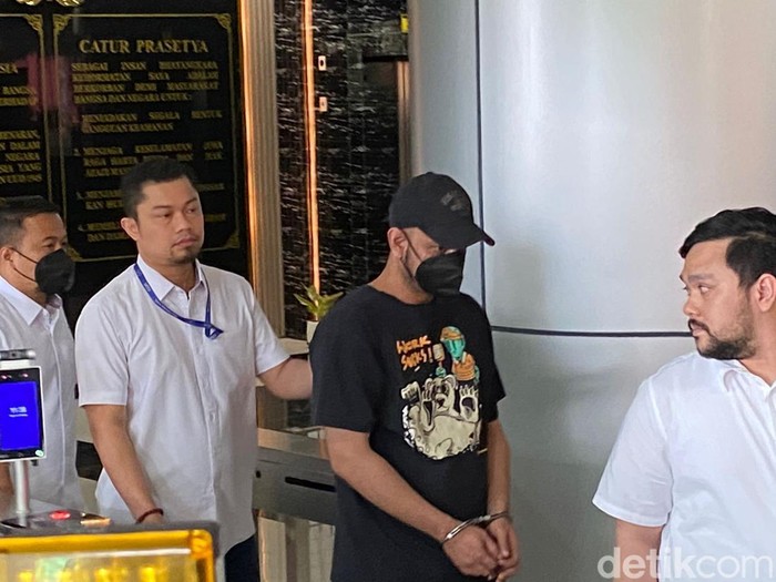 Rio Reifan ditangkap polisi untuk kelima kalinya di kasus narkoba.