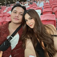 Pada bulan April lalu Mahalini dan Rizky terlihat nonton konser Bruno Mars bersama-sama. Bak tak terpisahkan, meskipun sama-sama sibuk namun keduanya tetap sering menghabiskan waktu bersama. Foto: Instagram/@mahaliniraharja/@rizkyfbian