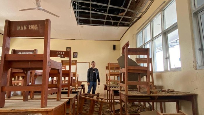 Ruang Kelas SMPN 11 Kota Cimahi rusak imbas gempa Garut