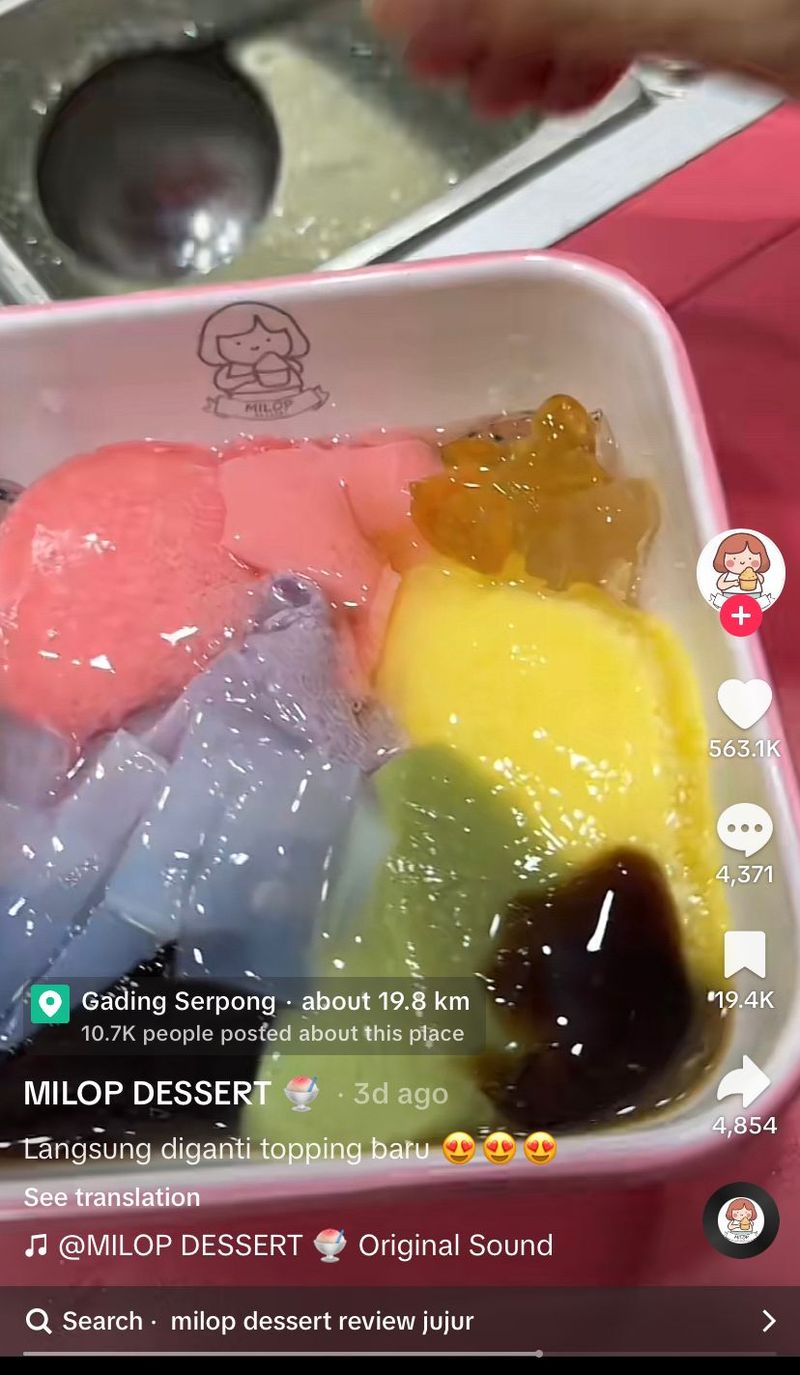 Sedang Ngetren di TikTok, Ini Ximilu Dessert Hong Kong Aneka Topping