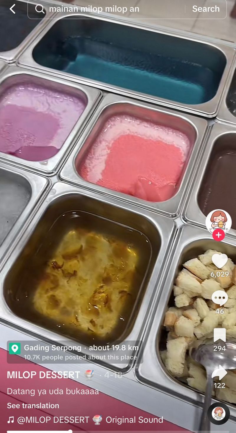 Sedang Ngetren di TikTok, Ini Ximilu Dessert Hong Kong Aneka Topping