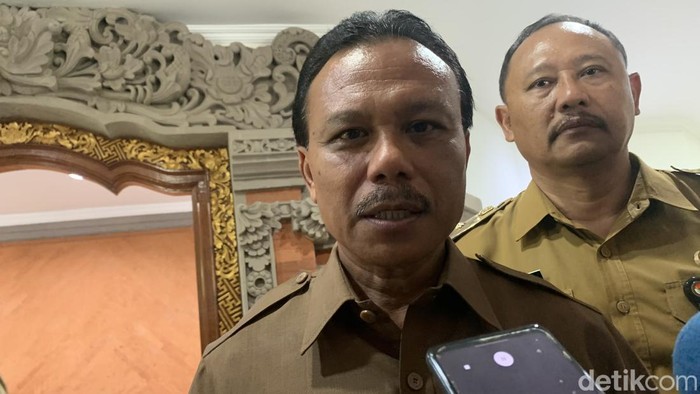 Sekretaris Daerah (Sekda) Provinsi Bali Dewa Made Indra di kantor Gubernur Bali di Denpasar, Senin (29/4/2024). (Rizki Setyo/detikBali)