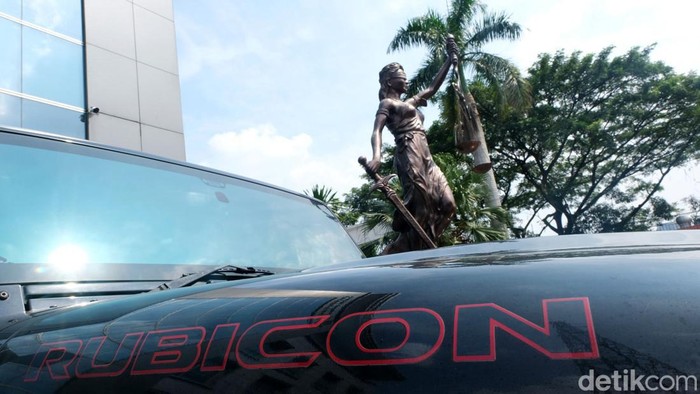Tak Laku, Rubicon Eks Mario Dandy Dilelang Lebih Murah Jeep Wrangler Rubicon bekas Mario Dandy, putra mantan pegawai Ditjen Pajak Rafael Alun Trisambodo tidak laku terjual. Kejari Jaksel akan melelang ulang mobil tersebut.