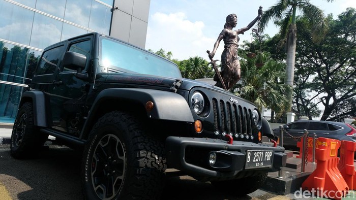 Jeep Wrangler Rubicon bekas Mario Dandy, putra mantan pegawai Ditjen Pajak Rafael Alun Trisambodo tidak laku terjual. Kejari Jaksel akan melelang ulang mobil tersebut.