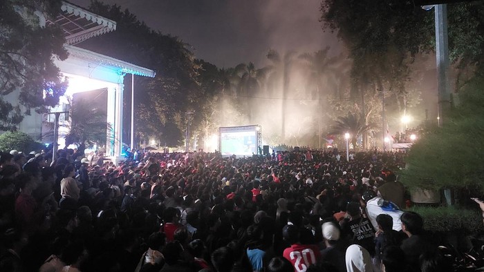 Warga Nobar Padati Halaman Balai Kota Bogor (Muchamad Sholihin-detikcom)