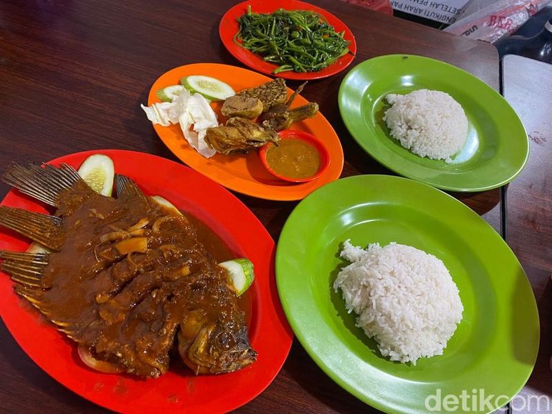 5 Orang Ini Kaget Lihat Total Bon Makan Seafood nan Mahal