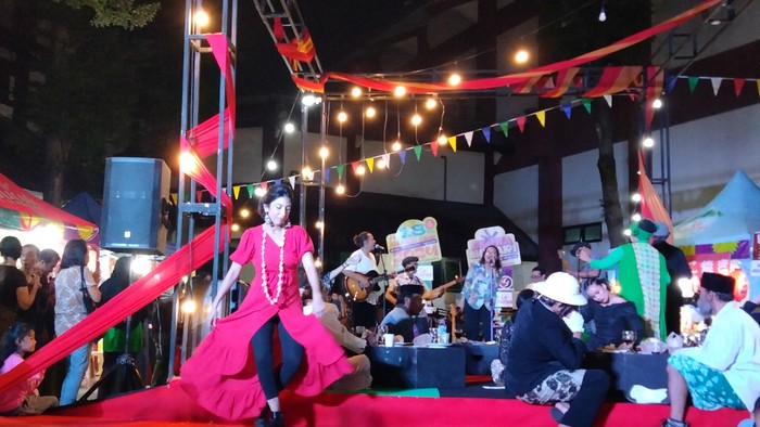 Acara 24 Jam Menari ISI Surakarta Acara 24 Jam Menari ISI Surakarta dalam rangka Hari Tari Sedunia 2024