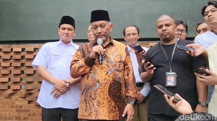 Ahmad Syaikhu.