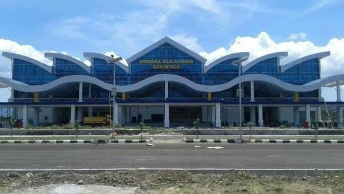 Bandara Djalaluddin Gorontalo.