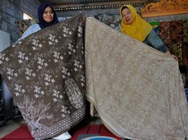 Pernah Lihat Kopi dan Teh Jadi Pewarna Batik?