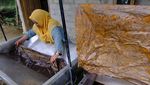 Pernah Lihat Kopi dan Teh Jadi Pewarna Batik?