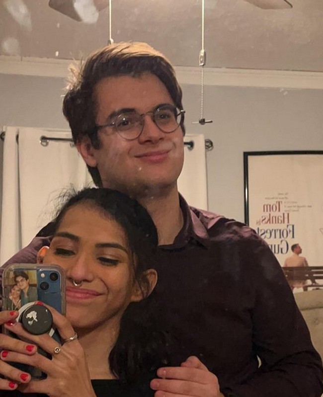 Daniel dan Carmen tidak berhubungan intim secara seksual satu sama lain. Kepada Jubilee, dia mengatakan  bahwa hubungan mereka seperti persahabatan dekat. Foto: Instagram