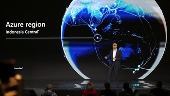 CEO Satya Nadella mengumumkan investasi terbaru Microsoft di Indonesia sebesar USD 1,7 miliar atau sekitar Rp 27,6 triliun yang fokus kepada kecerdasan buatan (AI) dan cloud.