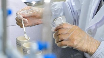 Menurut Luoyang Time Promise Co, unsur-unsur itu menyatu kembali menjadi struktur berlian sebelum membentuk sebuah berlian. Foto: (Dong Gefei / China Daily)