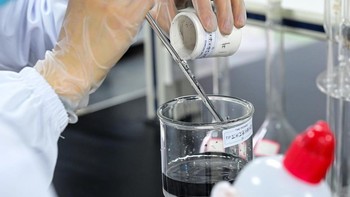 Pada akhir Maret 2024, taman bunga ini bekerja sama dengan Luoyang Time Promise Co dan menggunakan peony yang ada di taman dengan usia hampir 50 tahun untuk melakukan budidaya berlian. Foto: (Dong Gefei / China Daily)