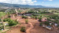 Hujan deras di Kenya tengah menewaskan sedikitnya 45 orang, ketika air banjir menyapu rumah dan mobil di kota Mai Mahiu, dan pemerintah khawatir jumlah kematian akan bertambah, kata seorang pejabat senior.