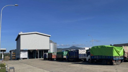 Suasana gudang jagung milik Bulog Cabang Bima, Kabupaten Dompu, NTB, Senin, (29/4/2024).