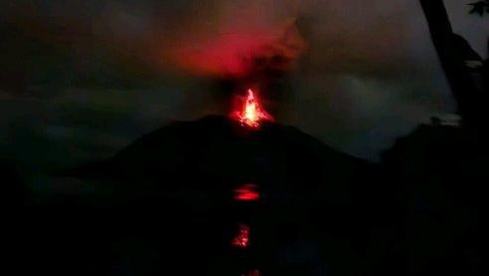 Gunung Ruang erupsi lagi. (Dok. PVMBG)