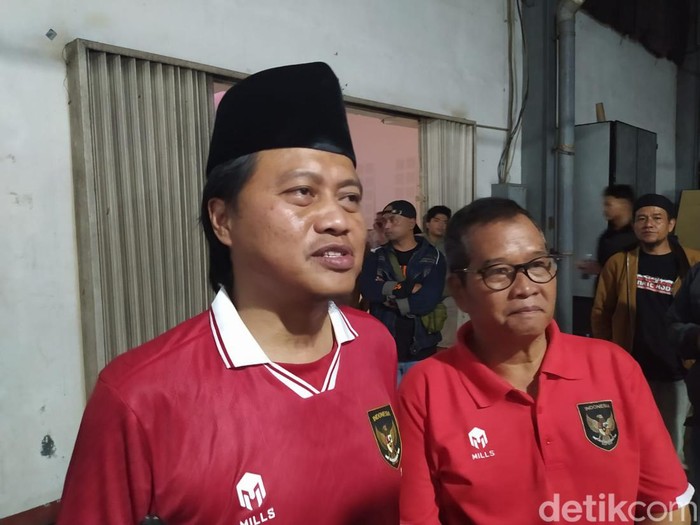 Gus Yusuf (kanan) bersama mantan Sekda Kota Magelang, Joko Budiyono, di Kota Magelang. Diunggah Selasa (30/4/2024).