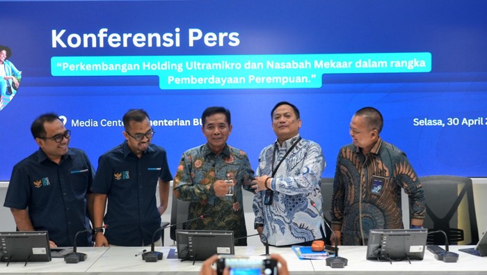 Holding Ultra Mikro