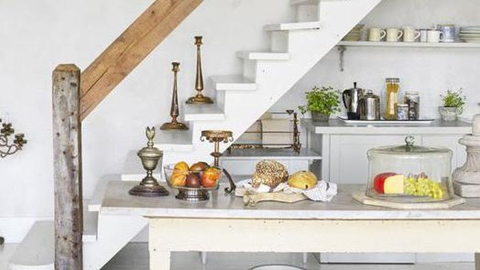 Inspirasi warna-tangga yang sesuai dengan railing kayu,