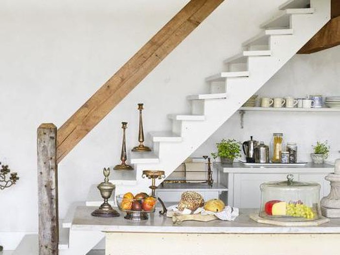 Inspirasi warna-tangga yang sesuai dengan railing kayu,