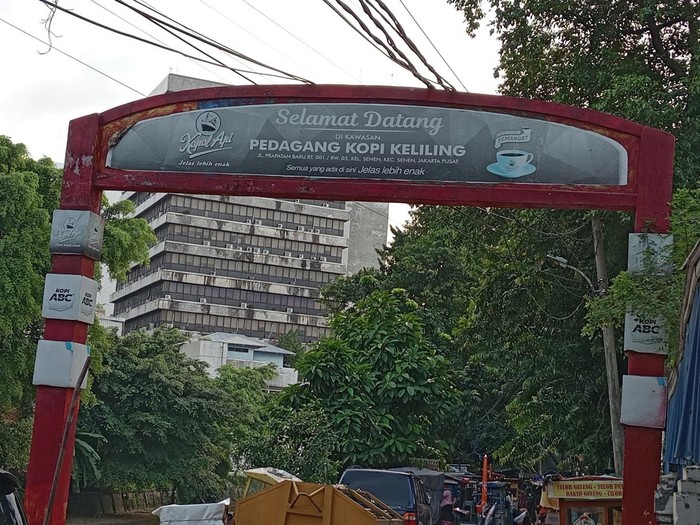 wan, Ketua RT 01 RW 05 Kelurahan Senen, Jakarta Pusat.
