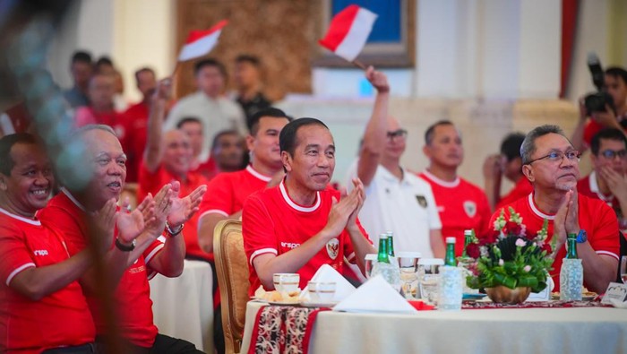 Jokowi Nobar di Istana