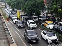 Potret Kemacetan Terdampak Proyek LRT Velodrome-Manggarai