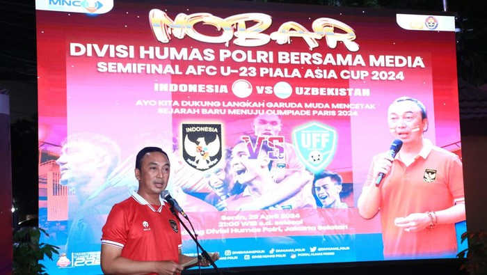 Pertemuan Nobar Timnas Dorong Semangat Kolaboratif antara Humas Polri dan Insan Media demi Keutuhan Nasional