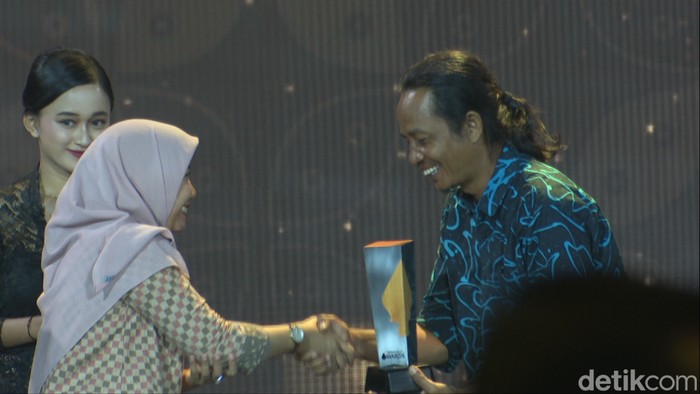 Komunitas Resan Gunungkidul menerima detikjateng-jogja Awards 2024 di Semarang, Selasa (30/4/2024).