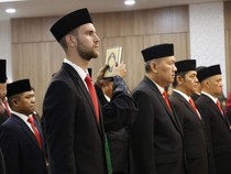 Potret Maarten Paes Disumpah Jadi WNI